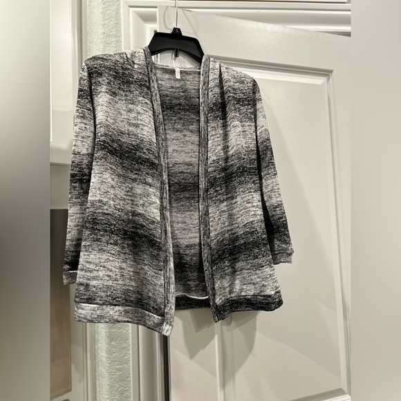 Haani light sweater with hoodie for girls/boys size 10 95% polyester & 5%spandex - Picture 2 of 6